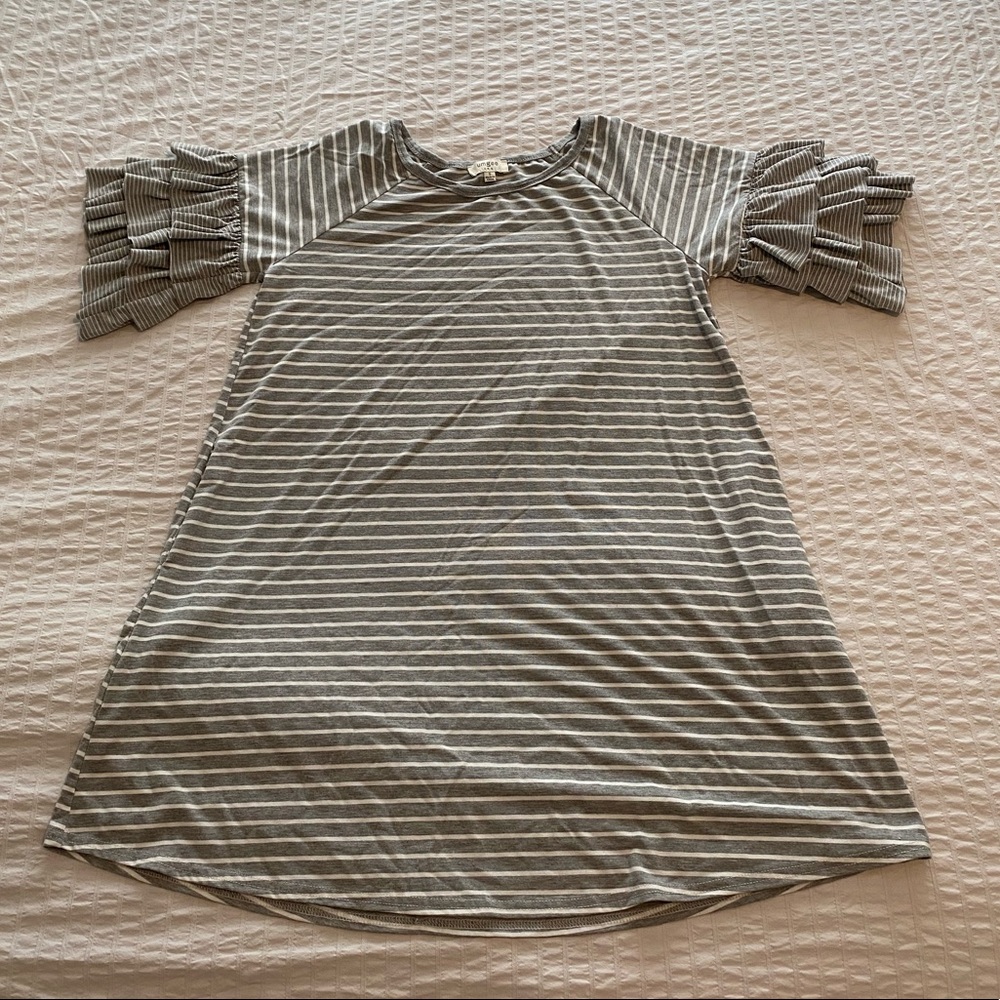 Gray Striped Tunic/Dress w/ Ruffle Sleeve - sz S